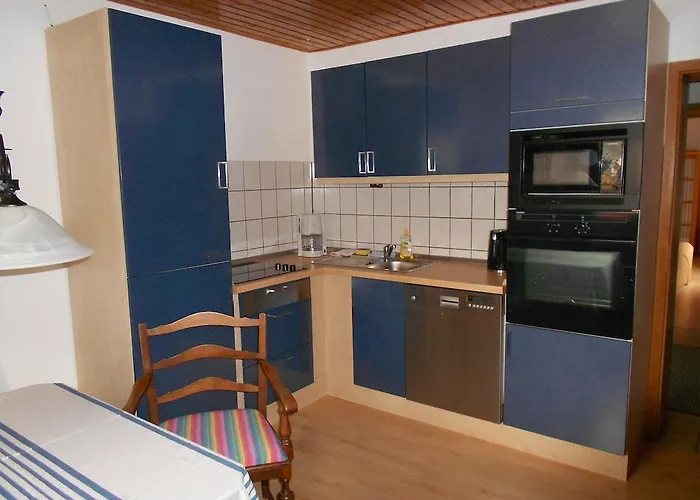 Airport كولونيا